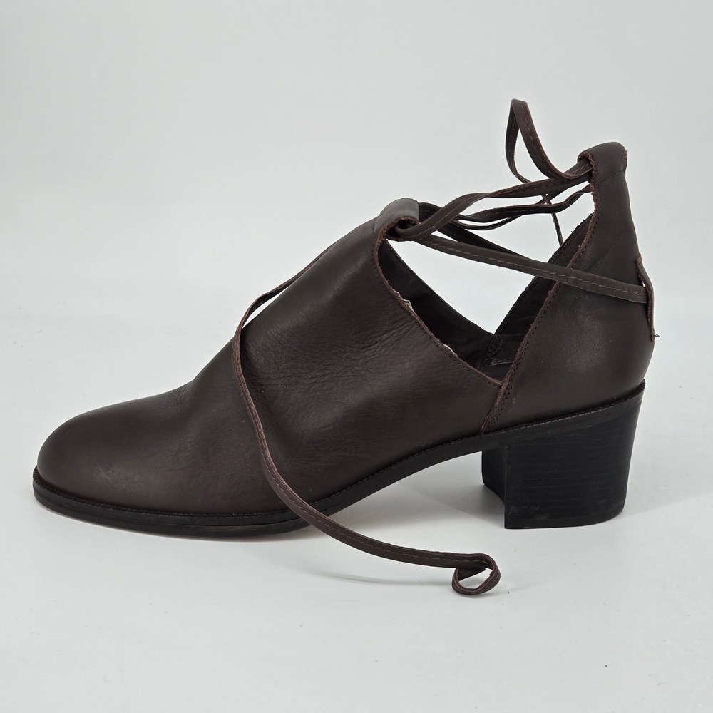 Mister Shoes Brown Leather Ankle Wrap Block Heel Booties 8.5M Vtg 90s Whimsigoth